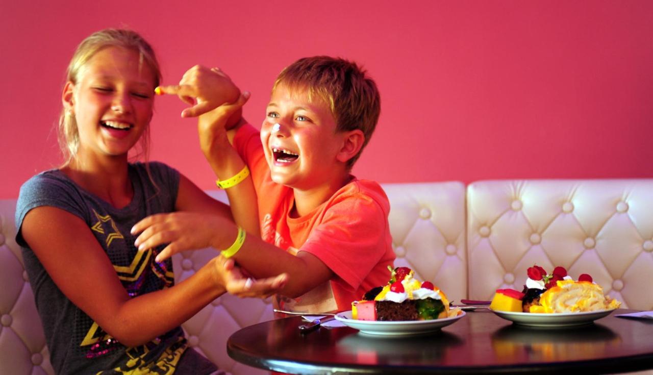 Holiday Garden Resort Okurcalar Bagian luar foto