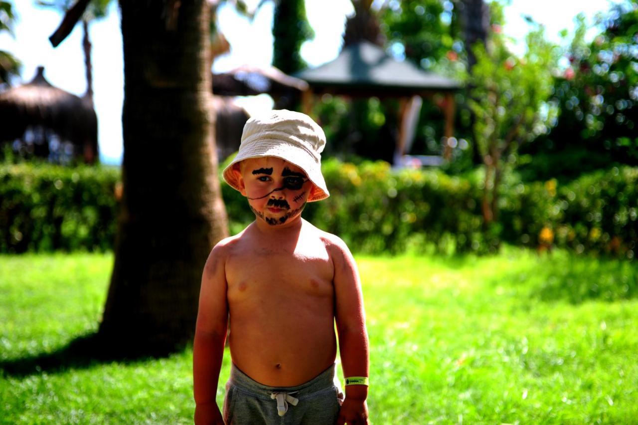 Holiday Garden Resort Okurcalar Bagian luar foto